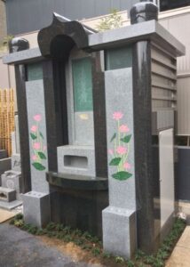 供養塔型永代供養墓:アート硝子供養墓「光」